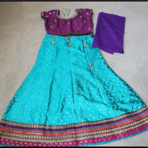 Chuniya choli - Picture 1 of 8